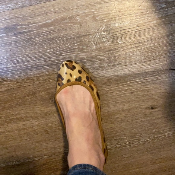 Like new -worn once. Leopard print flats - Picture 8 of 9